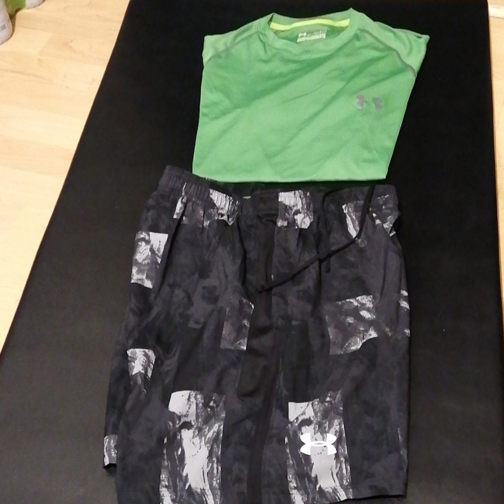 Under armour Combo t. Shirt and shorts